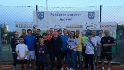 Bild: lym
Beim Zoiglturniers des Tennisclubs Waldsassen spielten Jund und Alt zusammen um das Zoiglbier.