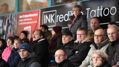 Bild: Ziegler
Zum Saisonabschluss 2017/18 war Ambergs Oberbürgermeister Michael Cerny Gast im Eisstadion. Bald beginnt die neue Runde - und nach den ersten Vorbereitungsspielen gilt die Devise: Es kann nur besser werden.