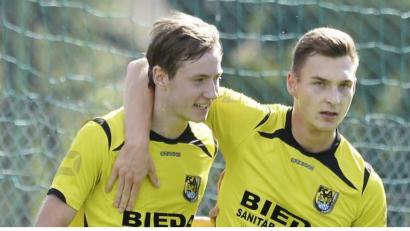 Bild: Ziegler
Zwei Torschützen des FC Amberg: Martin Popp (rechts, 5 Treffer) und Samuel Hofmann (links, 3).