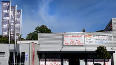 Bild: Petra Hartl
Der Königseder-Laden in der Regensburger Straße schließt.