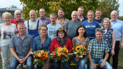 Bild: jr
Urkunden und Geschenke gab es für langjährige Mitarbeiter der Unternehmensgruppe Forster. Es gratulierten (von rechts) Christian und Christina Forster sowie (von links) Christa und Wilhelm Forster.