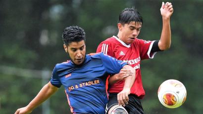 Bild: G. Büttner
Der SV Störnstein muss nach der 2:4-Heimniederlage gegen den ASV Neustadt (Szene) erneut gegen eine Mannschaft aus der Kreisstadt ran. Beim Tabellenführer DJK Neustadt droht weiteres Ungemach.