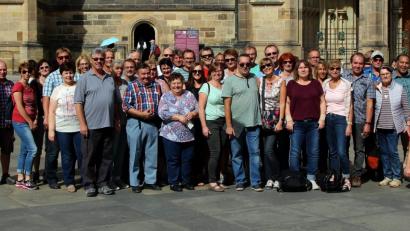 Bild: zer
Dreitagesreise nach Prag
Bild: zer
Die Reisegesellschaft in Prag, Bild am Veitsdom