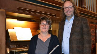 Bild: hcz
Alexandra Reger und Stefan Schultes musizieren „Punkt 12“.