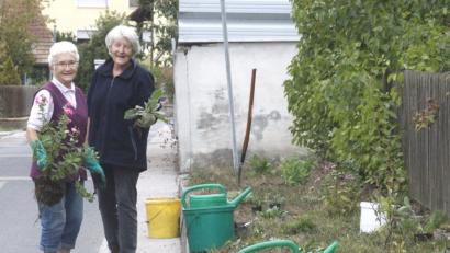 Bild: Hirsch
Fleißige Helfer des Gartenbau- und Ortsverschönerungsvereins Fronberg übernehmen die Pflege der öffentlichen Grünflächen.