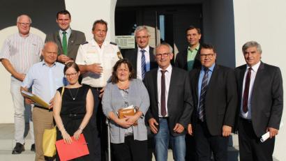 Bild: exb
Die Beteiligten der Gesprächsrunde sind einer Lösung für die stark befahrene Kreuzung von B85 und SAD9 im Wackersdorfer Ortsteil Heselbach deutlich näher gekommen.