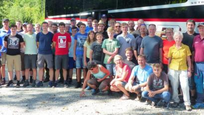 Bild: no
Viele junge Leute beteiligen sich an der Bergwanderung der Feuerwehr Illschwang auf die Tutzinger Hütte.