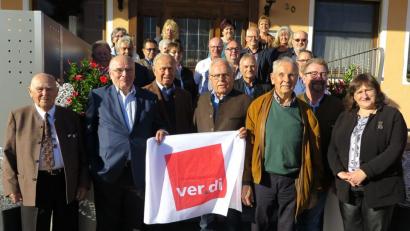 Bild: Hirsch
Die Gewerkschaft "Ver.di" ehrte langjährige Mitglieder. Vor allem die Altersjubilare Georg Liebl, Helmut Biegelmeier, Hans Schuierer, Georg Raab und Gottfried Hildebrand (vorne von links).