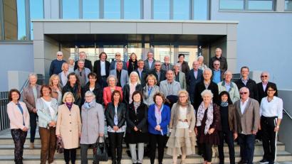 Bild: exb
Die Teilnehmer am Klassentreffen bildeten eine große Gruppe.