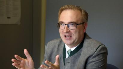 Bild: Götz
Alexander Flierl (48) aus Oberviechtach vertritt den Stimmkreis Schwandorf, der deckungsgleich ist mit dem Landkreis Schwandorf, seit 2013 im Bayerischen Landtag. Am 14. Oktober bewirbt er sich nun zum zweiten Mal um das Direktmandat.