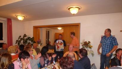 Bild: bk
Das Weinfest ist überaus beliebt. Im Gemeindehaus gibt es kein freies Plätzchen.