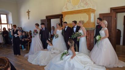 Bild: bö
Zur Hochzeitsmesse in Schmidmühlen gehört natürlich die Brautmodenschau in der guten Stube der einstigen Hammerherren mit dazu.