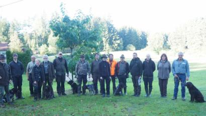 Bild: gz
Der Verein für Deutsche Wachtelhunde trifft sich am Gasthaus "Tillyschanz" mit acht Richtern, sechs Hundeführern und Revierinhabern zur Eignungsprüfung.
