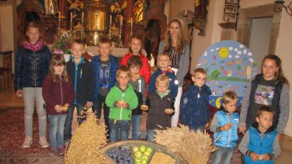 Bild: exb
Die Kinder der Pfarrei gestalteten einen Erntedankgottesdienst.