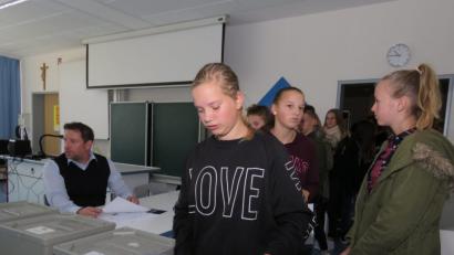 Bild: ubb
Die Qual der Wahl beim Weg zur Wahlkabine.