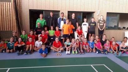 Bild: gri
Beim Herbstturnier dürfen 32 Kinder der Tennisgemeinschaft Vilstal ihr Können unter Beweis stellen.