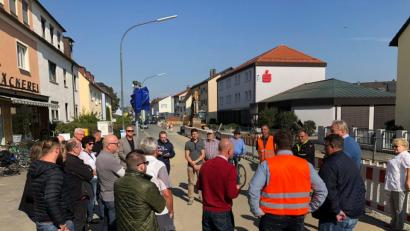 Bild: Kunz
Gemeinsam mit den Stadtwerken informierte die CSU Hammerweg die Anwohnerer über den Stand der Baumaßnahmen im Stadtteil.