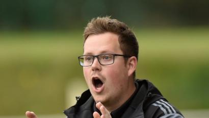 Bild: Alfred Schwarzmeier
Fabian Dimper (Bild) hat beim TSV Eslarn als Trainer aufgehört. Sein Nachfolger ist Georg Salomon.