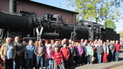 Bild: km
Gruppenbild vor einer Henschel-Lok aus dem Jahr 1919: Der Rauchclub besucht das Deutsche Dampf-Lokomotiv-Museum.