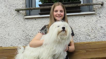 Bild: ubb
Baumwollhund Paul hört gerne zu, wenn Luisa singt.