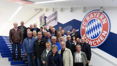 Bild: mor
Begeistert waren die Teilnehmer der CSU-Tagesfahrt nach München. In der Allianz-Arena warfen sie einen Blick hinter die Kulissen von Europas modernsten Fußball-Stadion und in das Vereinsmuseum des FCB.