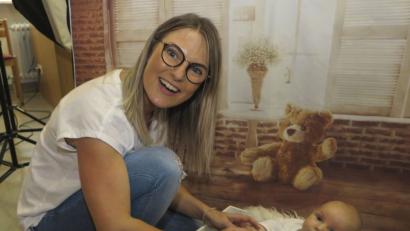 Bild: Hirsch
Mutter Andrea strahlt, und der kleine Bastian ist zufrieden. "Ich hätte nicht gedacht, dass das mit dem Stillen so gut klappt", freut sich die Mama.