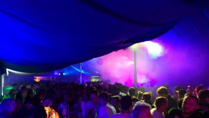 Bild: gi
Die SpVgg belebte mit „La Fête das Revival“ die ehemalige Disco in der Turnhalle. wieder.