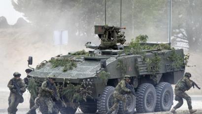 Bild: Mindaugas Kulbis/dpa
Demnächst steht das Manöver "Saber Junction 2018". Dann soll der Lärm im Bereich Auerbach gemessen werden.