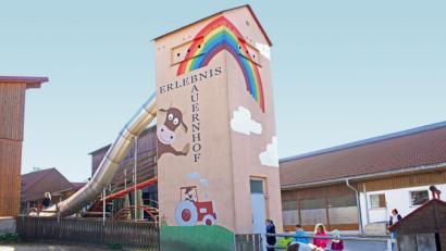 Bild: Stadt Tirschenreuth
Urlaub auf dem Land, wie hier auf dem Erlebnisbauernhof Kraus in Gründlbach bei Tirschenreuth ist besonders beliebt.