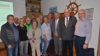 Bild: Kunz
Die Kinderkrebshilfe Oberpfalz Nord zieht eine positive Bilanz. Neuer Beisitzer ist Enrico Gradl (Sechster von links). Rechts Vorsitzender Herbert Putzer.