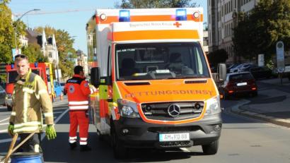 Bild: Gerhard Franz
Der 68 Jahre alte Fahrer dieses Rollers wird bei dem Unfall schwer verletzt.