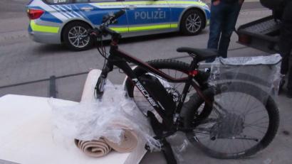 Bild: Polizei
Ein E-Bike, noch originalverpackt: Die Polizei hat den Verdacht, dass es gestohlen wurde.