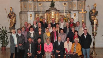 Bild: Lisa Langer
Viel zu erzählen hat sich der Jahrgang 1952/53 beim Klassentreffen, zu dem auch ein gemeinsamer Gottesdienst gehört.