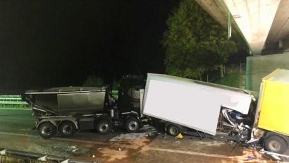 Bild: Alexander Auer
Die Autobahn war nach dem Unfall stundenlang gesperrt.