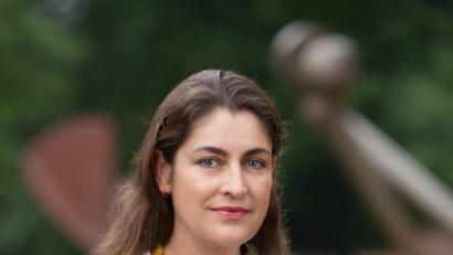 Bild: exb
Stefanje Weinmayr, Leiterin des Skulpturenmuseums im Hofberg, führt durch Ausstellung in der KZ-Gedenkstätte.