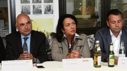 Bild: ge
Die Kandidaten stellten sich den Fragen der Handwerker (von links): Wolfgang Berndt (Die Linke), Klaus Mrasek (ÖDP), Jürgen Mistol (Grüne), Alexandra Sitter (Freie Wähler), Uwe Bergmann (SPD), Christian Weiß (FDP) und Henner Wasmuth (CSU).