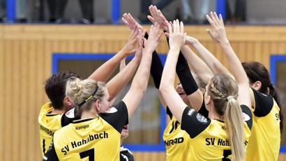 Bild: Ziegler
Im ersten Saisonspiel gegen Sonthofen konnten die Hahnbacher Volleyballerinnen nur einen Satzgewinn bejubeln. Ob es in Neudrossenfeld mehr Grund zur Freude gibt, scheint fraglich.