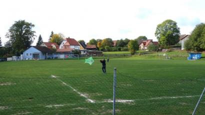 Bild: fjo
Mit 600 Euro unterstützt die Stadt die Sanierung des A-Platzes auf dem Areal des Altenstädter Sportvereins, was jedoch erst nach einer kontrovers geführten Diskussion unter Dach und Fach war.