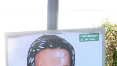 Bild: Gabi Schönberger
Aus CSU-Politiker Stephan Ötzinger wird Hundemensch "Ötzingrrr".