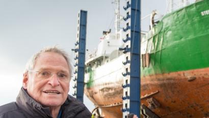 Bild: Sea-Eye/exb
Tilman Mischkowsky, 1. Vorsitzender von Sea-Eye e.V. vor der Instandsetzung des Schiffs Sea-Eye im Jahr 2016.