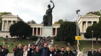 Bild: bk
Die Weiherhammerer Schützentruppe. Von links: Martin Oppitz, Georg Regn, Jan und Anita Diehl, Christian und Anja Schmidt, Roman Sparrer, Thomas Ziegler und Johannes Böhm.