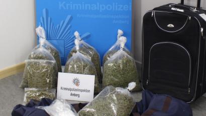 Bild: Polizei
Der Polizei gelang nach eigener Aussage ein "Paukenschlag gegen die Betäubungsmittelszene in der Oberpfalz".
