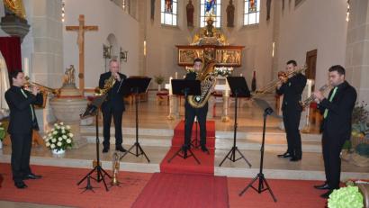 Bild: jr
Die fünf Musiker von "Nordoberpfalz-Brass" bei ihrem Konzert in der Stadtpfarrkirche Mitterteich.
