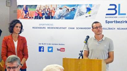 Bild: lst
Prof. Susanne Titelbach und Boris Metz beantworteten nach ihrem Vortrag zum Thema „Action for men: Bewegungsangebote speziell für Männer 50+“ zahlreiche Fragen.