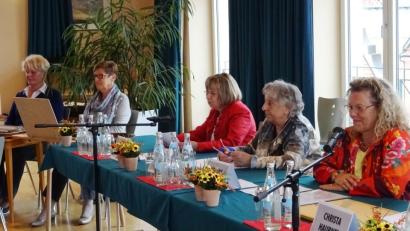 Bild: Schmola, Werner
Die Gruppe Autobiografisches Schreiben begeistert mit einer Lesung im Maria- Seltmann-Haus. Bild: sm