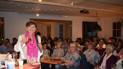 Bild: bnr
Der humorvolle Vortrag und die vielen Gesundheitstipps von "Nana" alias Susanne Flintsch begeistert eine große Fangemeinde.