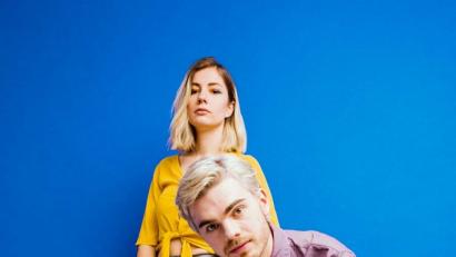 Bild: exb/Gabriel Hyden
Das eigenwillige Pop-Duo „Leyya“ kehrt zurück: Nach seinem Konzert in der „Sünde 2017“ eröffnet es am Samstag, 27. Oktober, die neue „Sünde“-Saison.