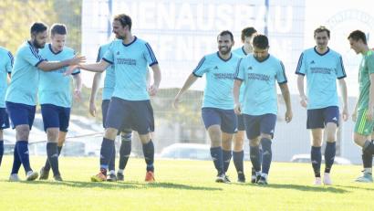 Bild: Hubert Ziegler
Dreimal konnten die Spieler der SG Ursulapoppenricht (Bild) im Spitzenspiel der Kreisklasse Süd gegen den SV Köfering einen Torerfolg bejubeln