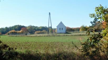 Bild: jml
Ziemlich einsam steht das Pumpenhäuschen im Eichelbachtal zwischen Kohlberger Mühle und Sportplatzgelände. Der Tiefbrunnen darunter macht dem Gemeinderat große Sorgen.