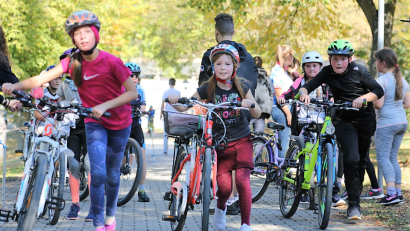 Bild: lkn
Die Schüler der fünften bis achten Jahrgangsstufe sportelten für den guten Zweck.